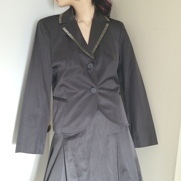 Olsen 2pc silk suit - Picture 4 of 17